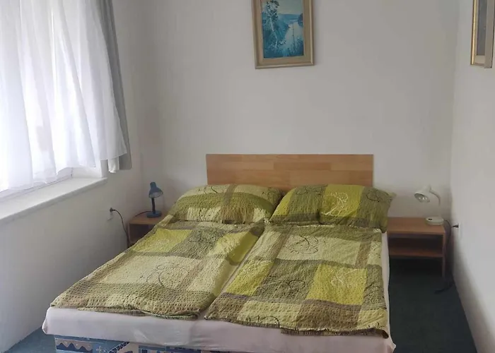 Pod Hradem 111 Dobronice